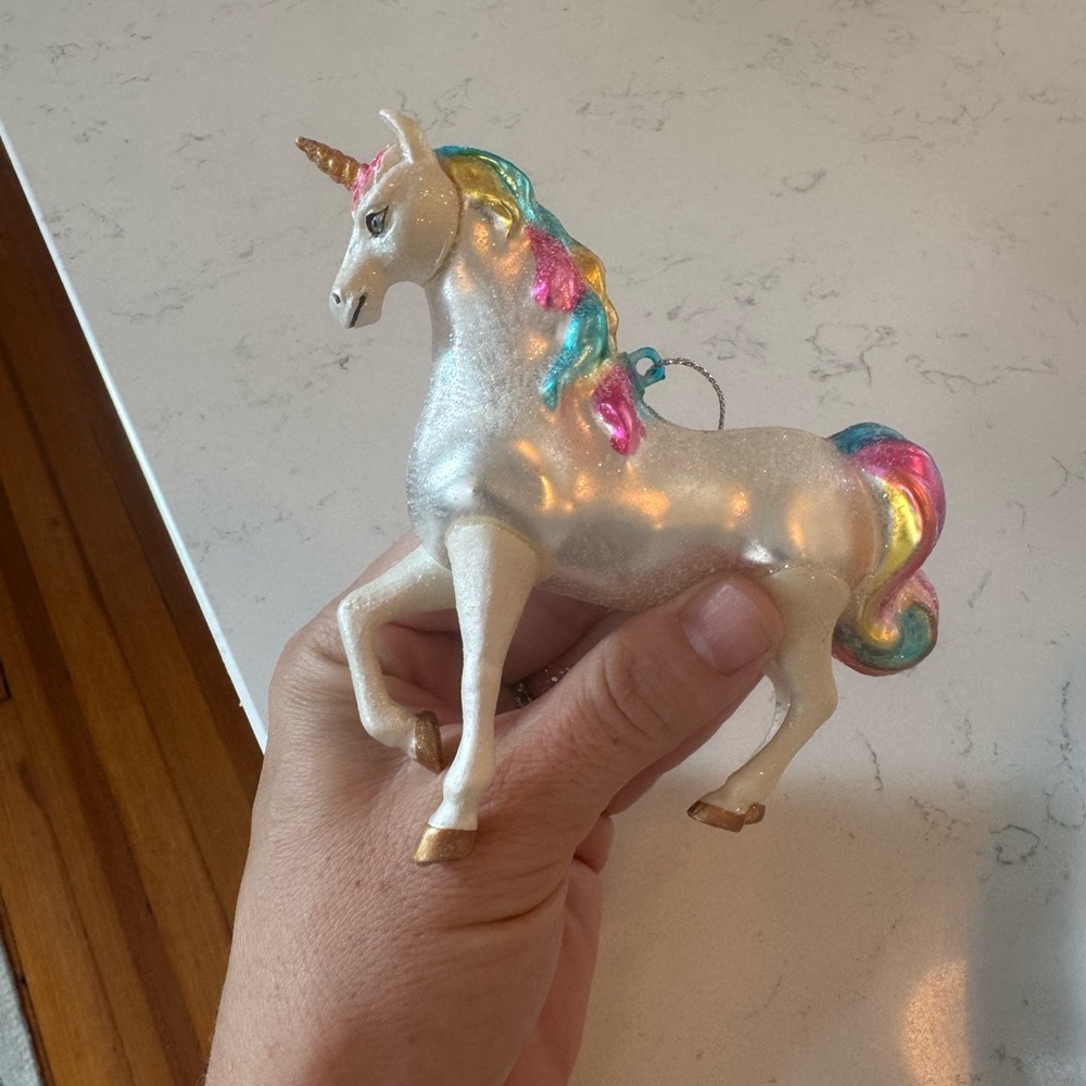Robert Stanley glass unicorn ornament